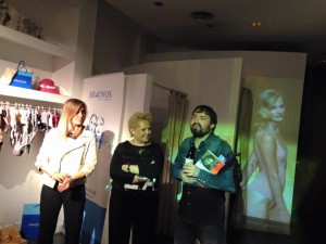 Mikonosmasquemoda_Guillermina_Baeza_Jorge_Vigón