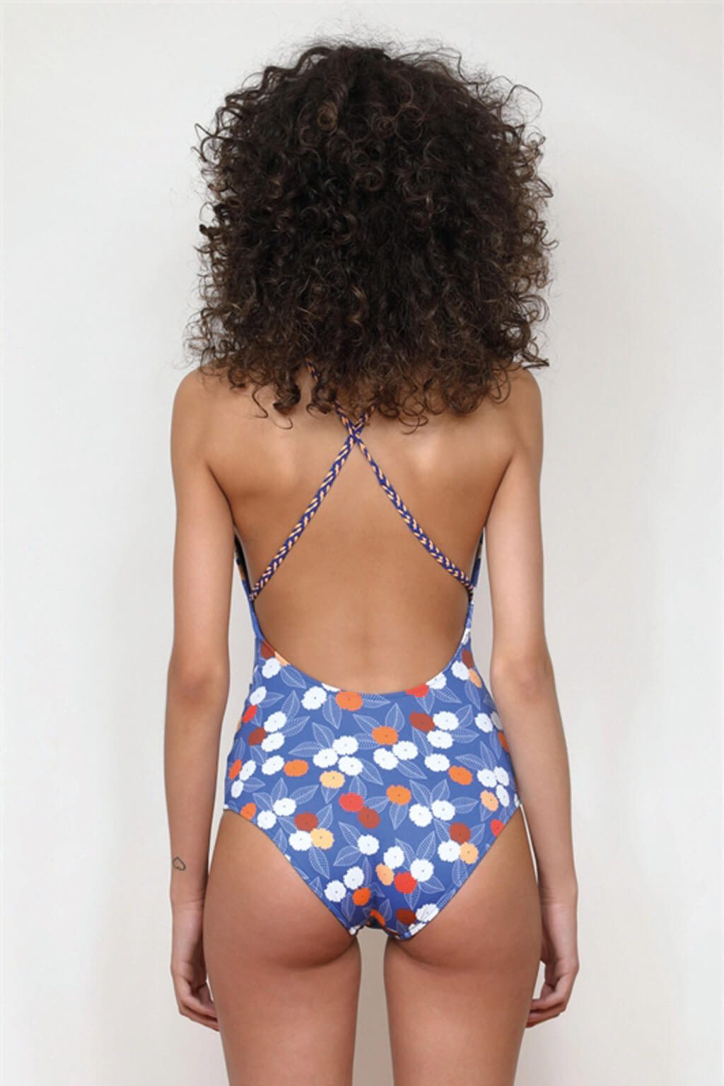BÑ-HALTER-TRENZAS-GUILLERMINA-BAEZA-MIKONOS-1