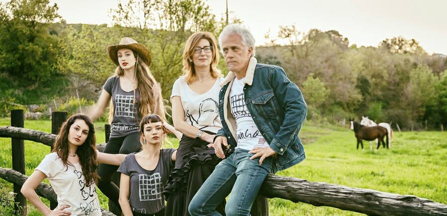 foto-grupo-diseño-delirius-design-camisetas-tshirts