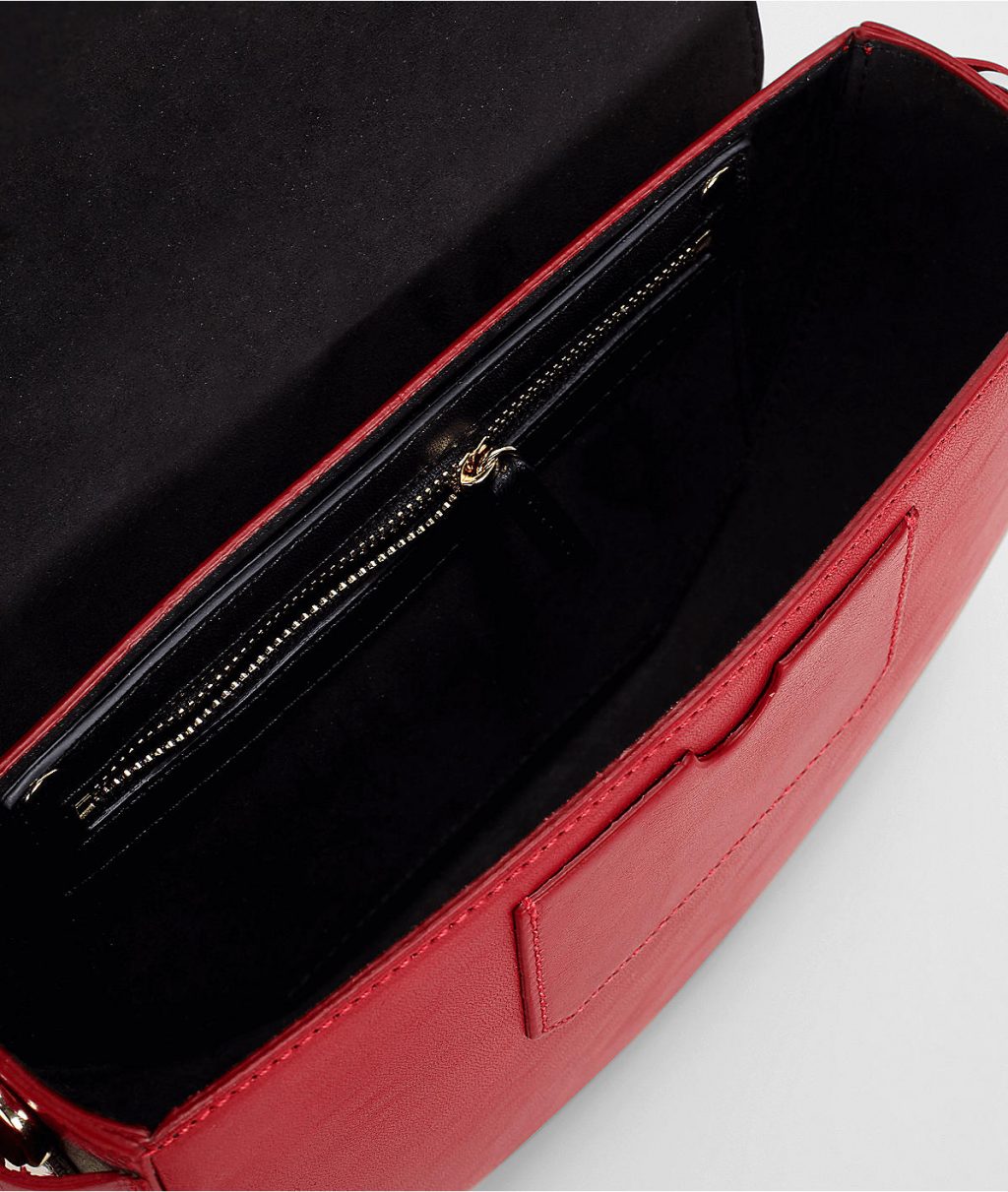 DXBAG-ITALIANRED-LIEBESKIND-MIKONOS-3